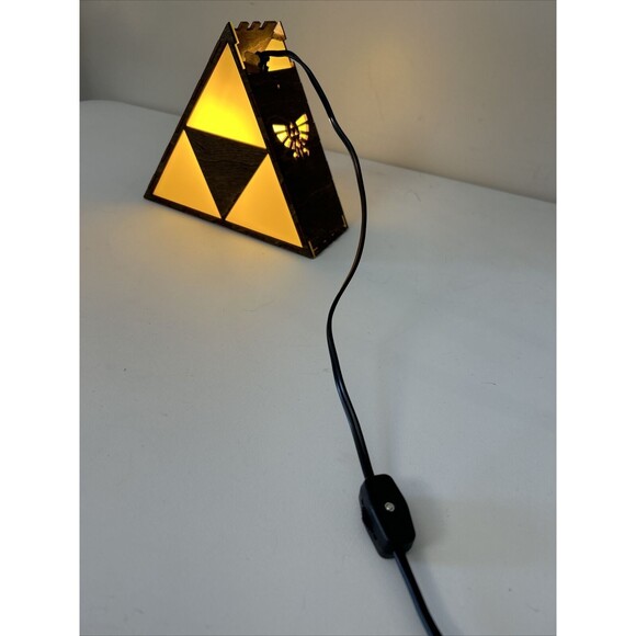 The Legend of Zelda Triforce Light Lamp Hyrule Crest Nintendo - Picture 2 of 11